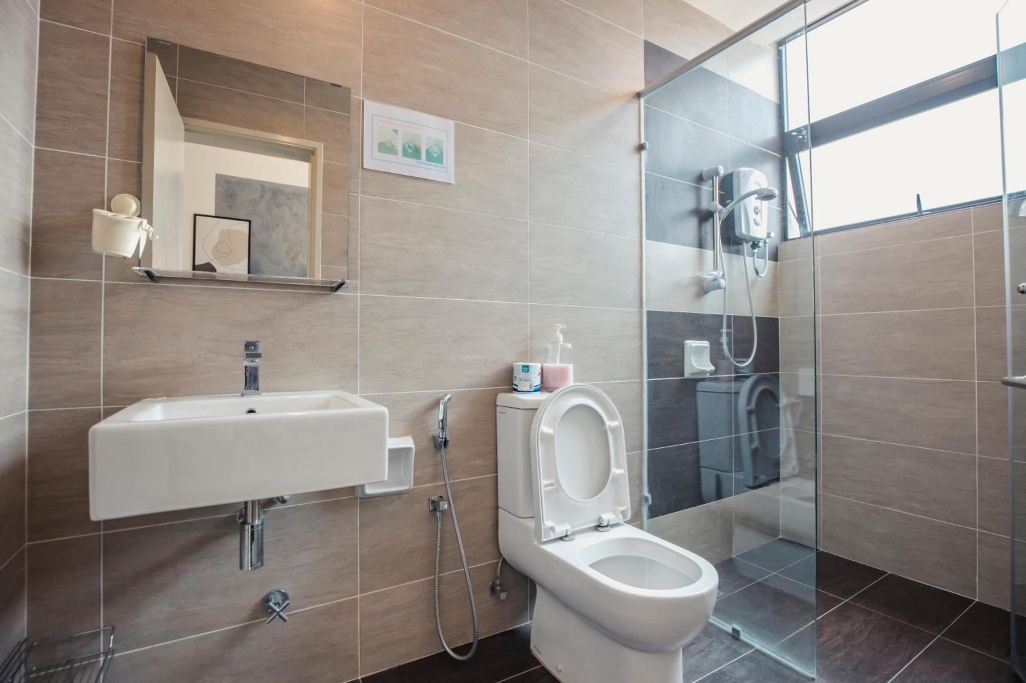 Modern Suite@midhills Apartment *
